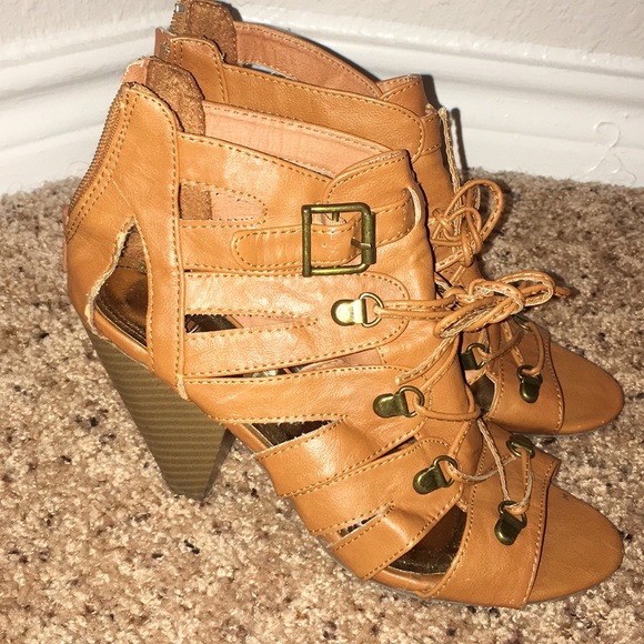 Dollhouse Shoes - Dollhouse heeled sandals